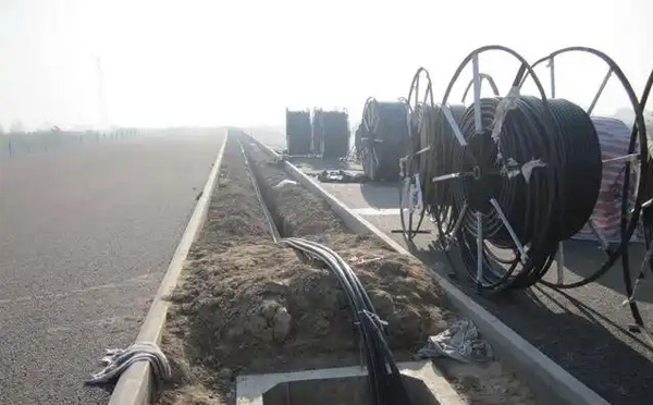 渭源光缆施工如何应对复杂地形布线难题？